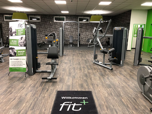 fitplus_Fitnessstudio Kuehbach Geraetetraining_3